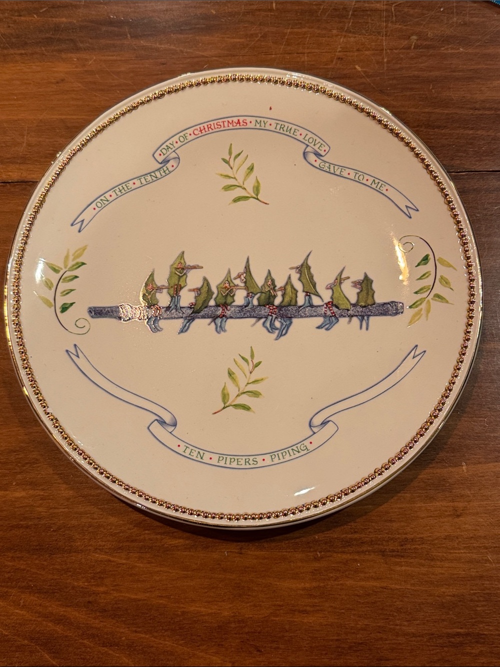 Department 56 Krinkles Patience Brewster 12 Days Christmas 10th Plate 8.5” Piper